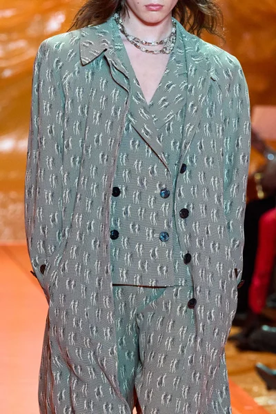 Look 94